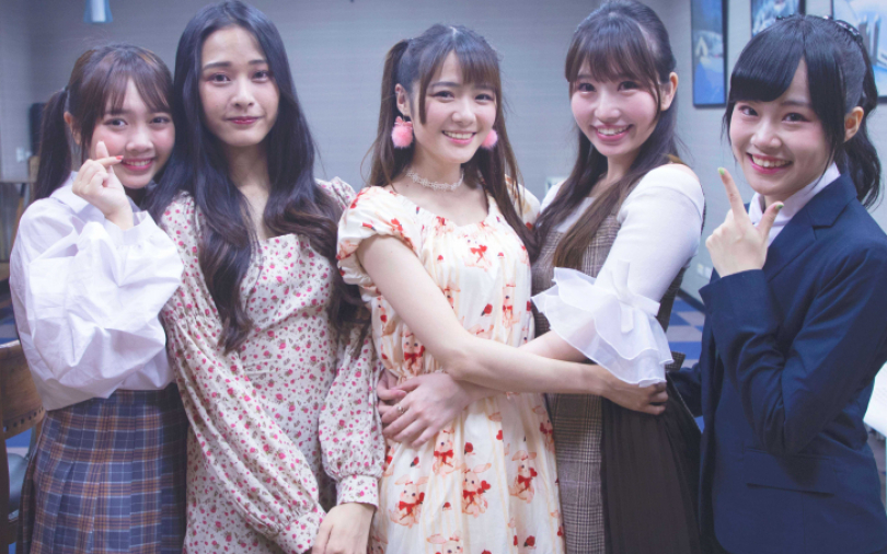 國民女團「AKB48 Team TP」為2月壽星曾詩羽、林倢慶生
