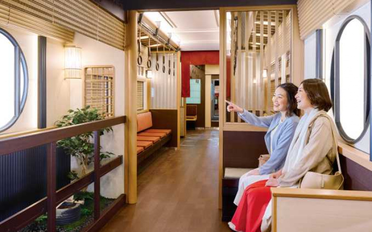 把枯山水、日式庭園搬進車廂！摩登風雅的電車「京TRAIN雅洛號」