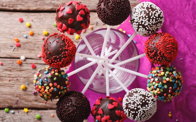 七夕倒數！　棒棒糖蛋糕、小王子馬卡龍送甜蜜　水蜜桃搭限定酒款討好另一半