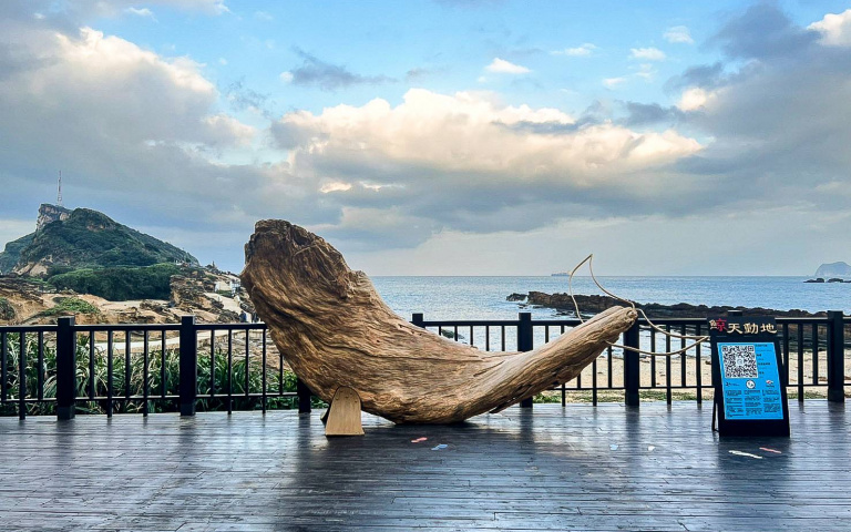 北海岸新地標!漂流木變藝品「鯨天動地」,還有「海廢DIY」土耳其檯燈、相框寓教於樂!