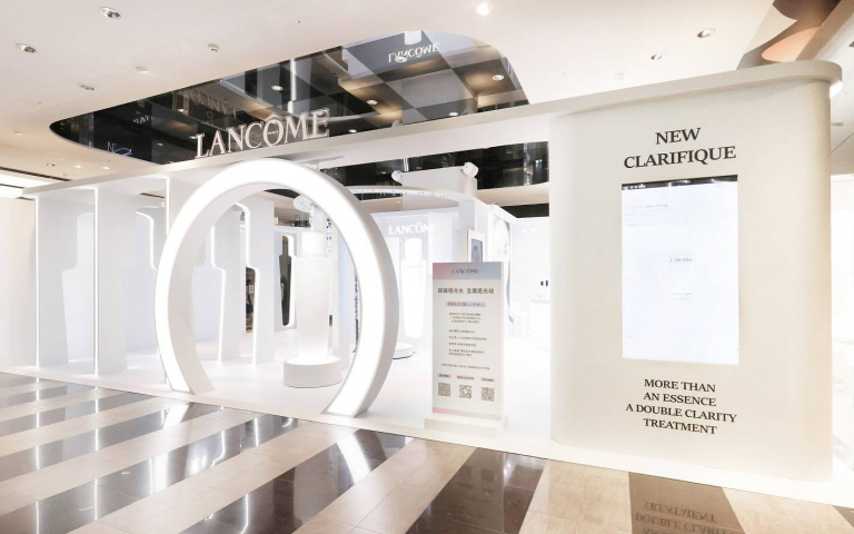 蘭蔻「超級極光水全面造光站」228開站！全台唯一360度美拍機、無敵療癒的棉花糖泡泡飲都在新光A11！