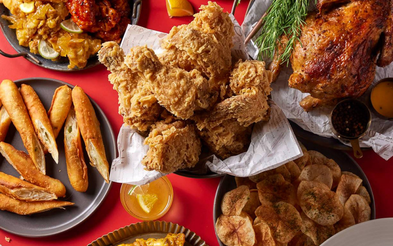 讓你這夏瘦不了！最狂炸雞品牌《YOU成炸雞》炸全雞咖喱飯、起司榴槤醬炸雞霸氣上桌