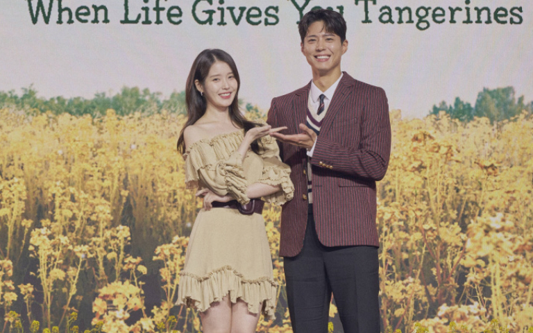 文素利邀IU回家話家常　朴寶劍羞扮純情男「導演親上場示範」