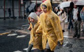 雨衣丟路邊垃圾桶竟被開罰單！「不是一般垃圾」網看傻：9成人全丟錯
