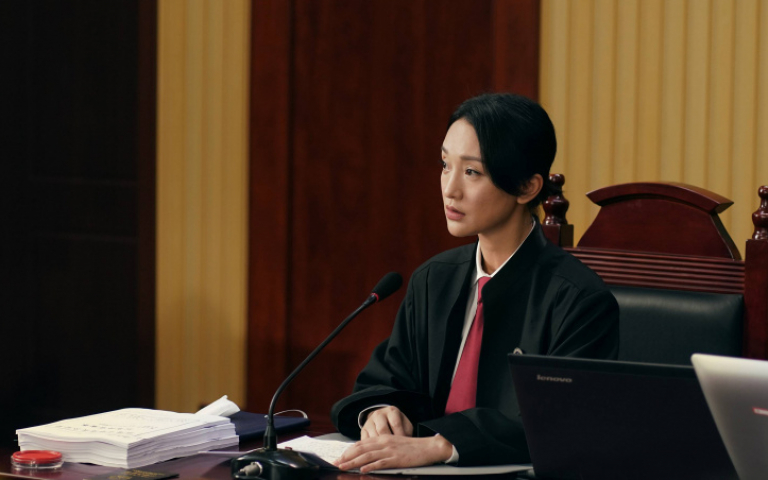 周迅不看提詞機背6分鐘辯護台詞 法律顧問都看傻