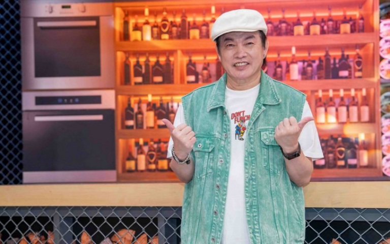 康康靠酒紓壓月灑百萬 Melody嚇喊:肝壞掉了!