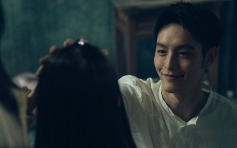 尹馨遭家暴扯髮　曹佑寧英雄救美