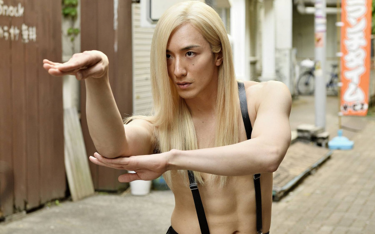《末日救世主》街舞把妹奪芳心 大貫勇輔長髮赤膊造型噴笑