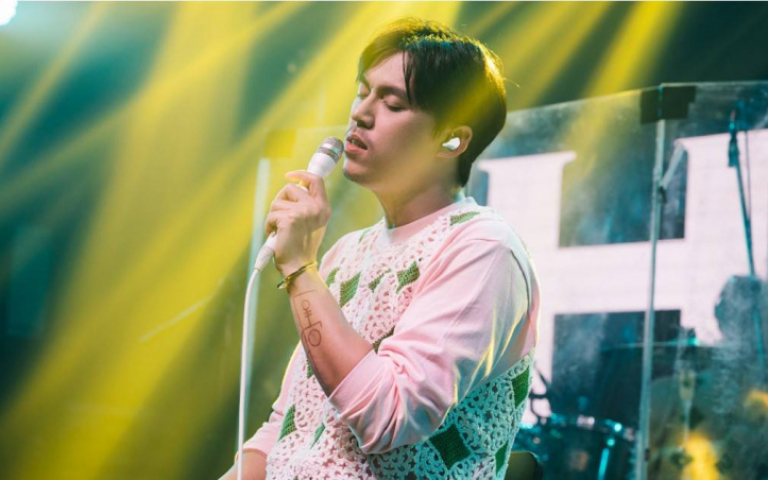 五月天瑪莎為HUSH演唱會擔任貝斯手　忙到分身乏術苦笑「整到自己」