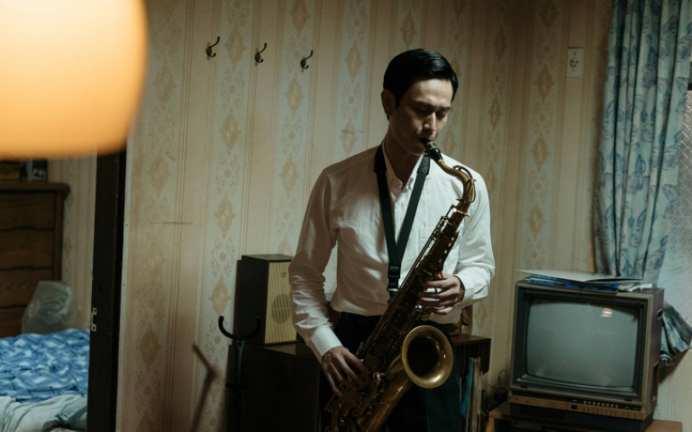 劉冠廷躲房間苦練薩克斯風　怕吵到老婆孫可芳頻問：會不會太吵