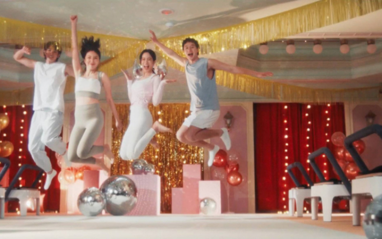 楊謹華為廣告唱跳像在拍MV　劉以豪化身肌肉男神