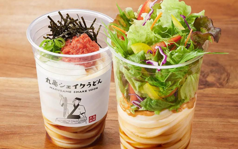 開賣 3 天累積賣出 21 萬份！日本丸亀製麵推出首創「搖搖烏龍麵」