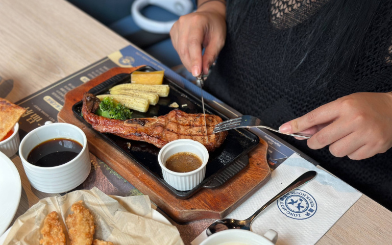 人氣「炙燒熟成牛排」品牌再展店　CP值超高一吃就愛上