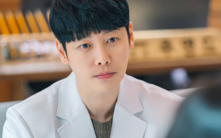 「咖啡王子」男星無預警宣布結婚！金東旭冬天將和圈外女友舉行婚禮