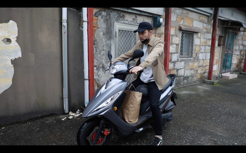 拍《多情城市》爆滑倒「被壓車下面」　潘柏希骨頭凹了