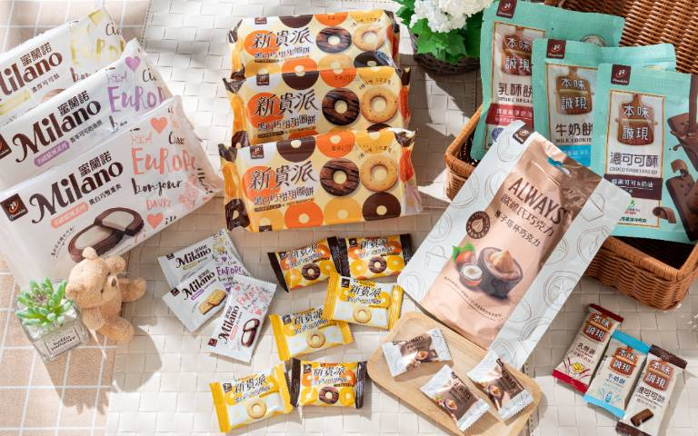 野餐零食集合！歐維氏榛子塔杯巧克力、新貴派黑白巧甜甜圈餅，準備開吃！