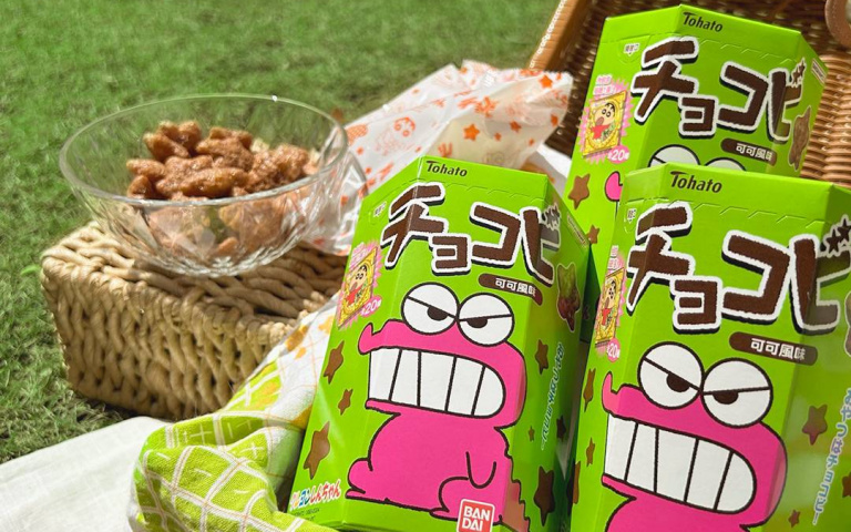 「蠟筆小新巧克比可可風味餅乾」登場囉！還有20款角色貼紙等你來收藏！