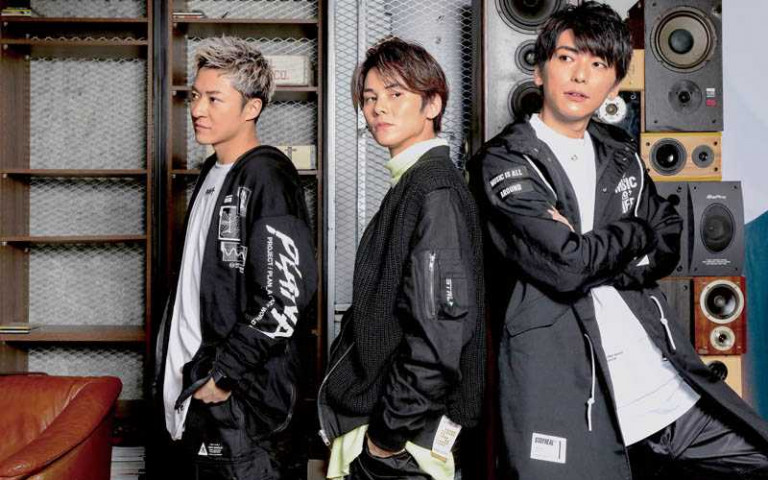 Lead鍵本輝愛襲臀 成員放棄抵抗任他摸