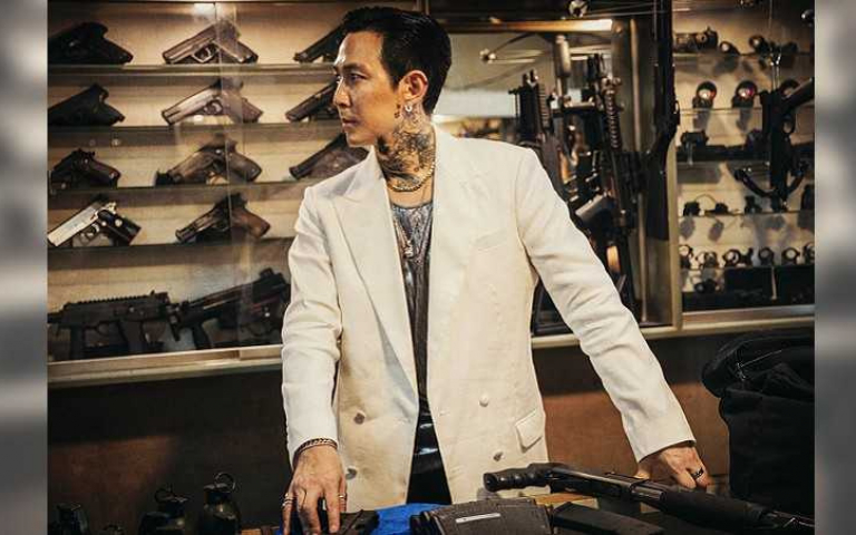 李政宰瘦身秀殺手級衣Q 脖子紋身打造超殺形象