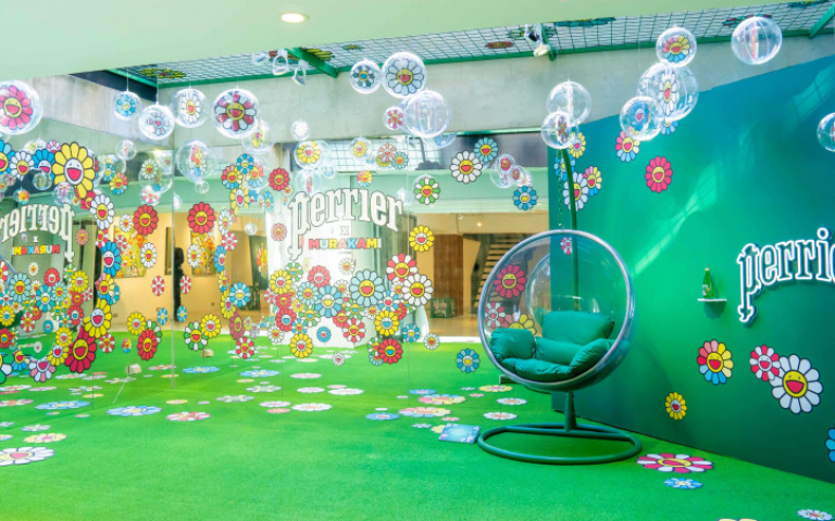 氣泡水跨界賣萌！村上隆花花世界期間限定店快閃兩天　網美粉絲們快衝