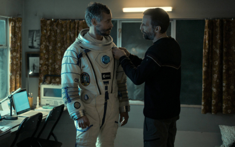 《即刻救援》男星自編自導自演　搏命挑戰坐火箭太空漫遊