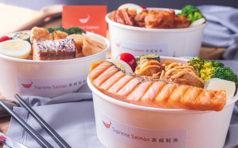 百盒便當挺醫護！鮭魚專賣店推外帶　多樣覆熱即時料理9折優惠