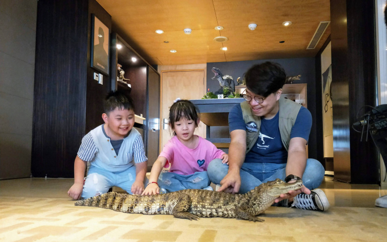 零距離親近多樣動物與昆蟲 今夏最狂親子住房專案