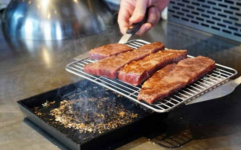 七夕享用夢幻和牛大餐 送歐舒丹保養體驗組、再抽7萬元鑽戒