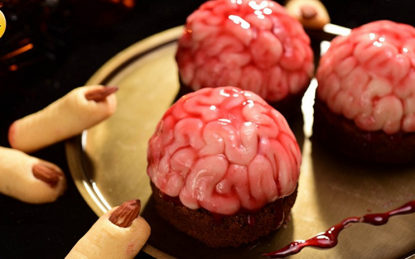 萬聖節腦漿蛋糕、鬼娃漢堡、膽顫魂飛特餐！期間限定驚悚食物　不吃也要買來嚇朋友