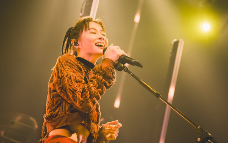 鄭宜農太操練出馬甲線　宣布開通會員制求抖內