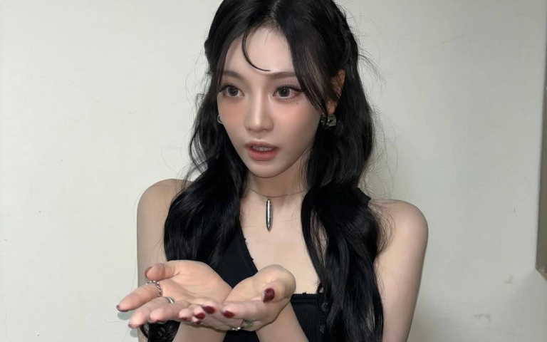 粉絲巧遇aespa成員悄結帳 Ningning道歉:「我吃太多了對不起」