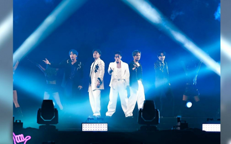 Energy勇奪新加坡「年度歌手」　牛奶拿錯護照遭團員惡搞