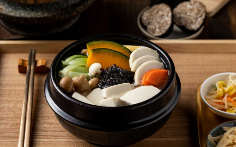 黑金系新菜上桌!黑松露豆腐煲、軟殼蝦盛合 擄獲你的味蕾