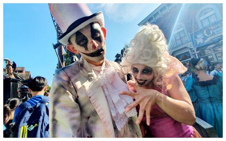 平日入園只要209　六福村「魂斷墓碑鎮」全台最大萬聖節百人活屍遊行