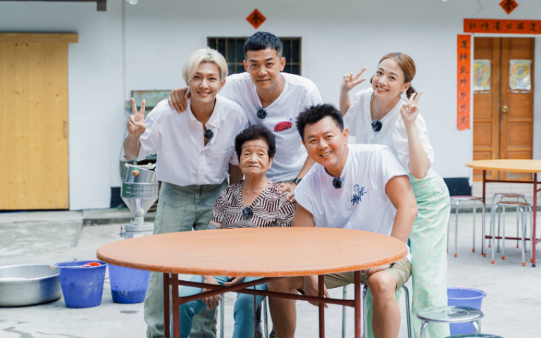 炎亞綸嗨問90歲阿嬤「種草莓」　庹宗康忙制止「拿棍子打你」