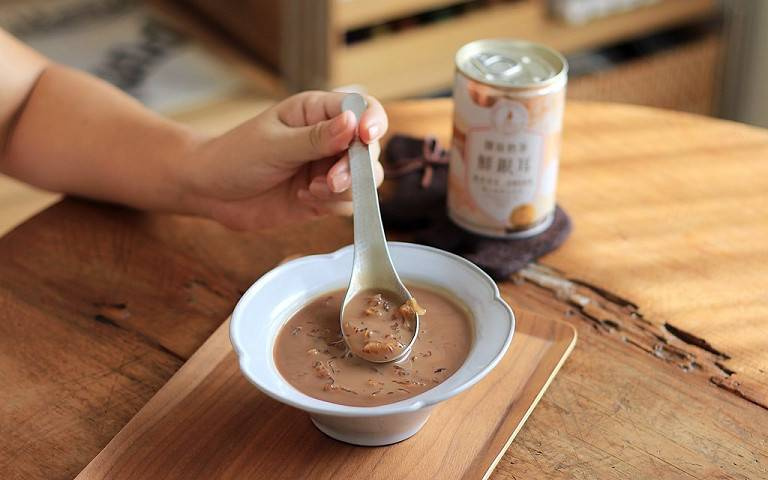 愛喝奶茶又怕胖？來杯清爽又口感絕妙的銀耳鮮奶茶吧！