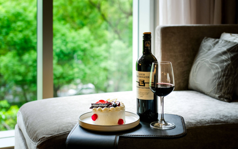 生日在「這天」免費入住飯店，加碼贈蛋糕！餐廳消指定品項買一送一！