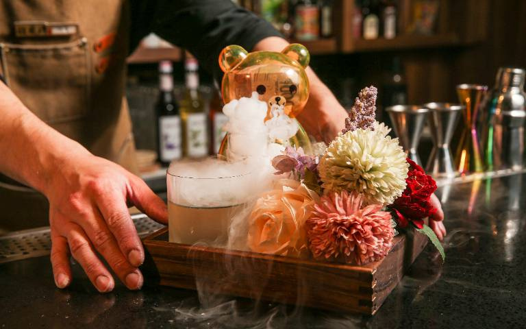 「隱」酒作樂3/便利商店ATM密碼藏玄機 走進「MUIM Taipei」喝一杯國民飲品特調