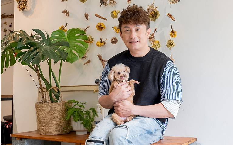 寵物情緣／愛犬待繁殖場遭割聲帶　彭正心疼給予安全感