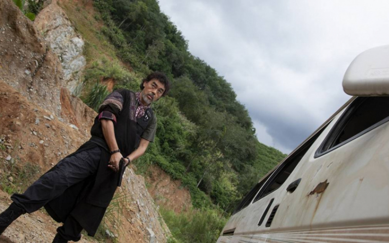 劉青雲40度高溫蓄鬍穿冬裝變型男反派　《掃毒3》現場碎碎念真相曝光超敬業