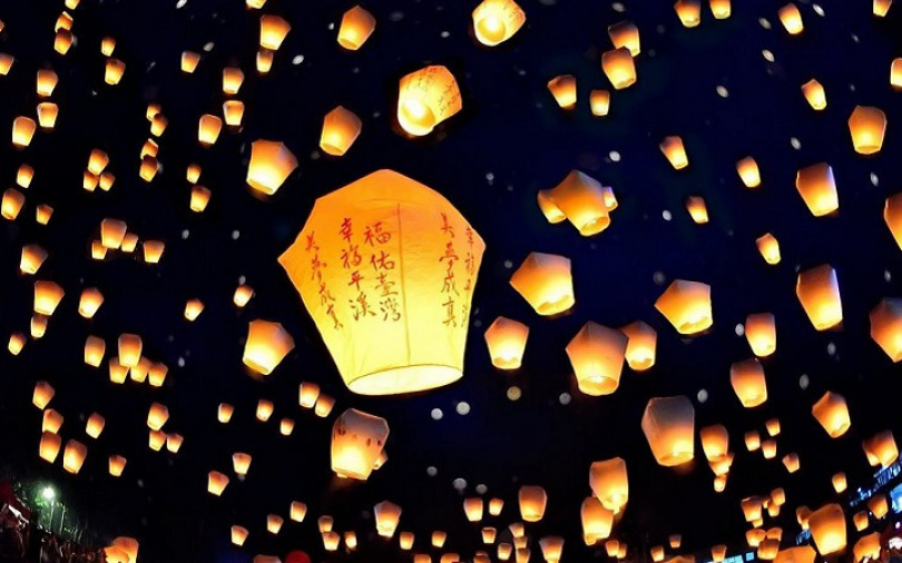 台灣首創環保天燈　「山城天燈節」賞夢幻燈海、搭國寶級小火車