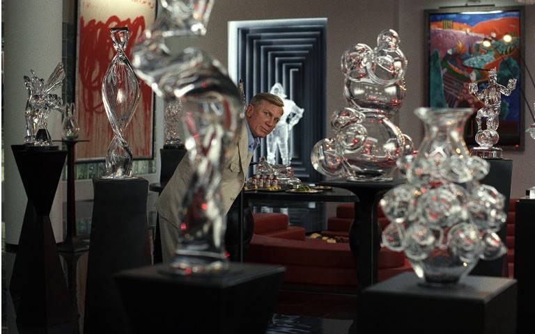 影爆點／007變身名偵探營業中！Netflix霸榜燒腦電影《鋒迴路轉2：抽絲剝繭》燃燒你的解謎魂