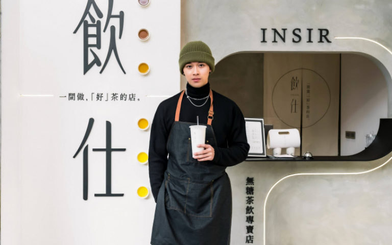 高爾宣化身招財貓超吸金 瘋狂接客大呼手軟