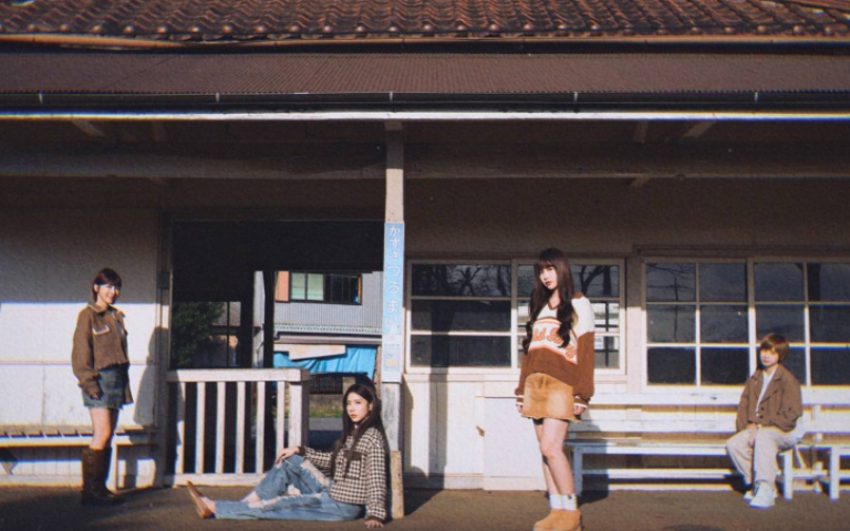 正妹女團換上學生制服 赴日拍MV青春無敵