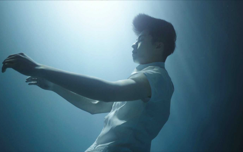 許光漢溺水埋陰影　《想見你》突破心魔下水挑戰