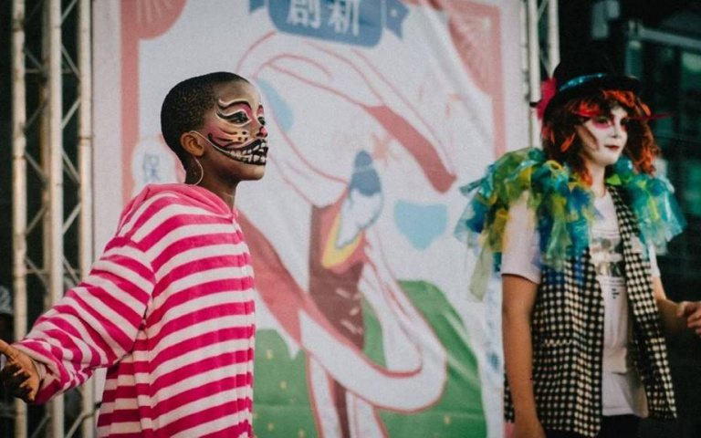 飯店攜手宜萱婦幼關懷協會，舉辦七字言歌仔戲、勁歌熱舞等活動，打造宜蘭味聖誕節！