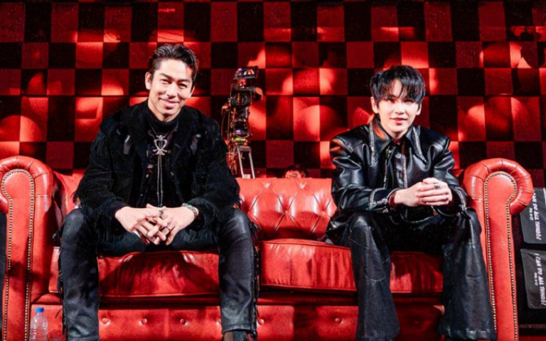 國民姊夫AKIRA與牛奶一同16蹲　網友驚呼「腿力太狂」