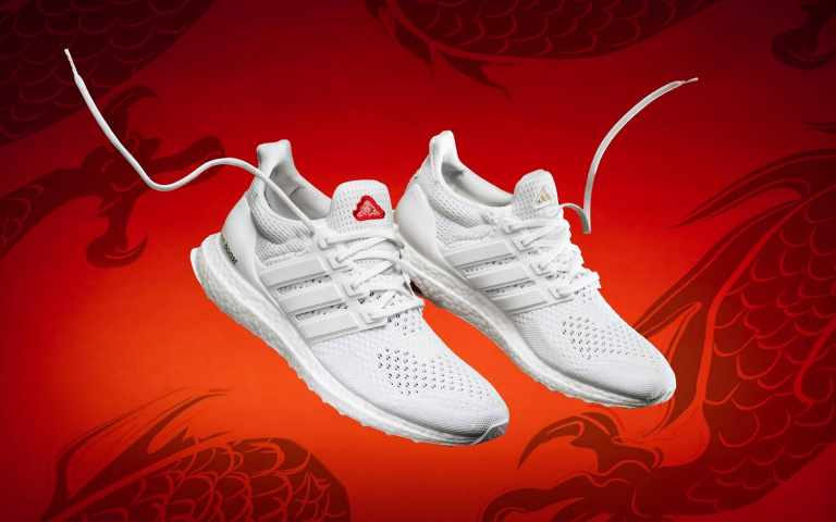 adidas的龍年限定ULTRABOOST跑鞋也太好看！暗藏龍麟斑紋的三線設計、鞋帶末端的龍身圖騰還有鞋墊上的TPE字樣…超多細節等你來發現！