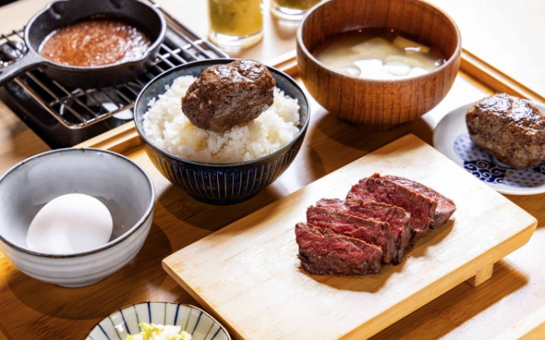 漢堡排名店進駐大巨蛋推「炭火牛橫膈膜排」  片皮鴨專賣店攜手知名酒吧打造限定調酒