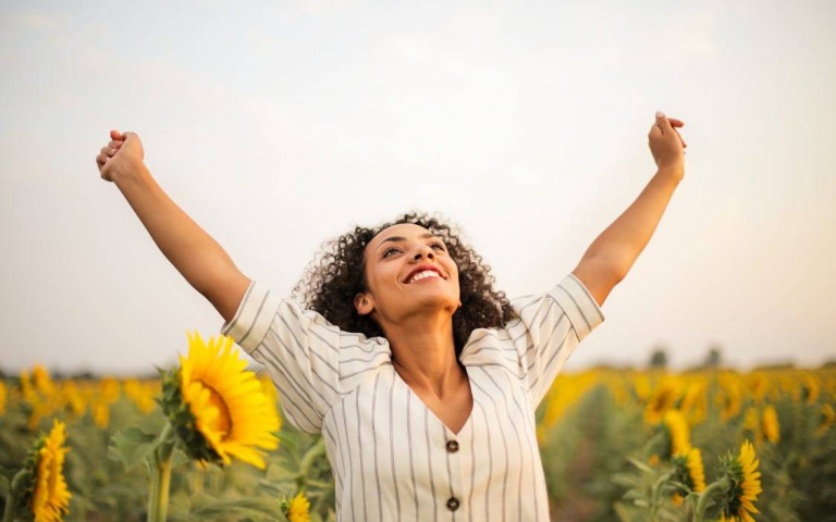 宇宙訊號大爆發！雙子靈感湧現、水瓶戲劇逆轉　4星座未來15天驟亮翻盤　